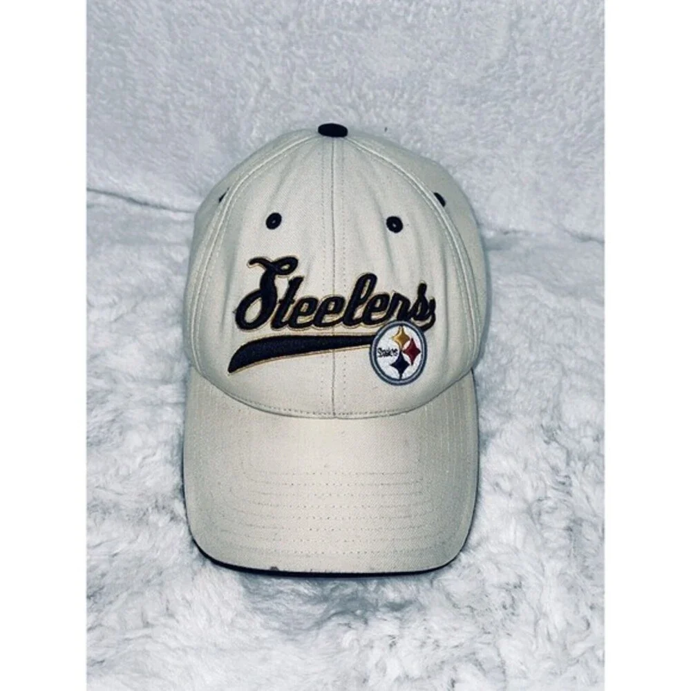 Pittsburgh Steelers Script NFL‎ Embroidered Strapback Cap Twins Enterprise Beige